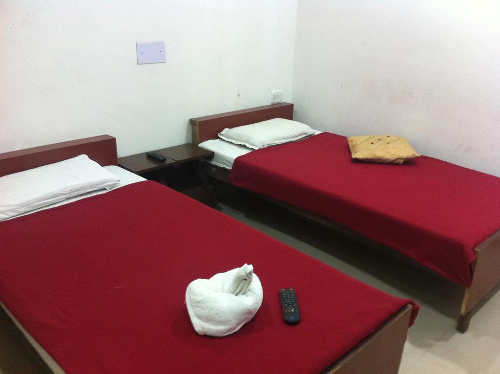 Hotel Safari อัครา ภายนอก รูปภาพ