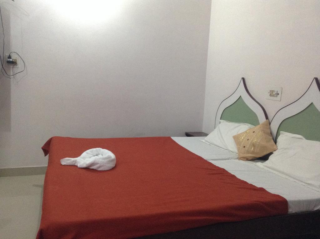 Hotel Safari อัครา ภายนอก รูปภาพ