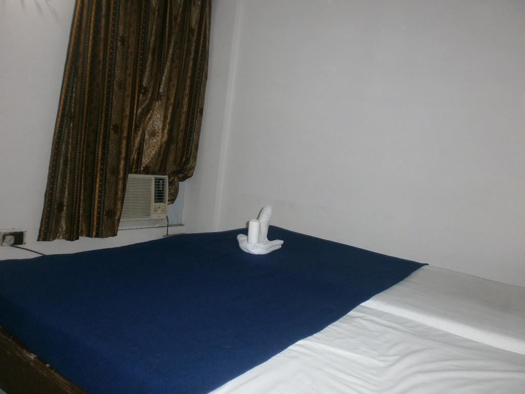 Hotel Safari อัครา ภายนอก รูปภาพ